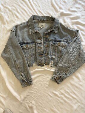 NWOT Cropped Denim Jacket Size S